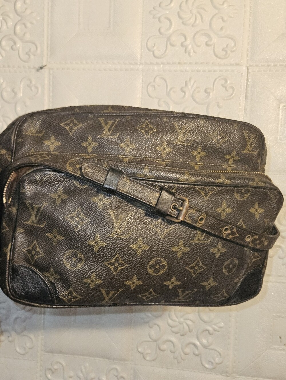 LOUIS VUITTON MONOGRAM CANVAS GM Nile Crossbody  Messenger Unisex Authentic Bag